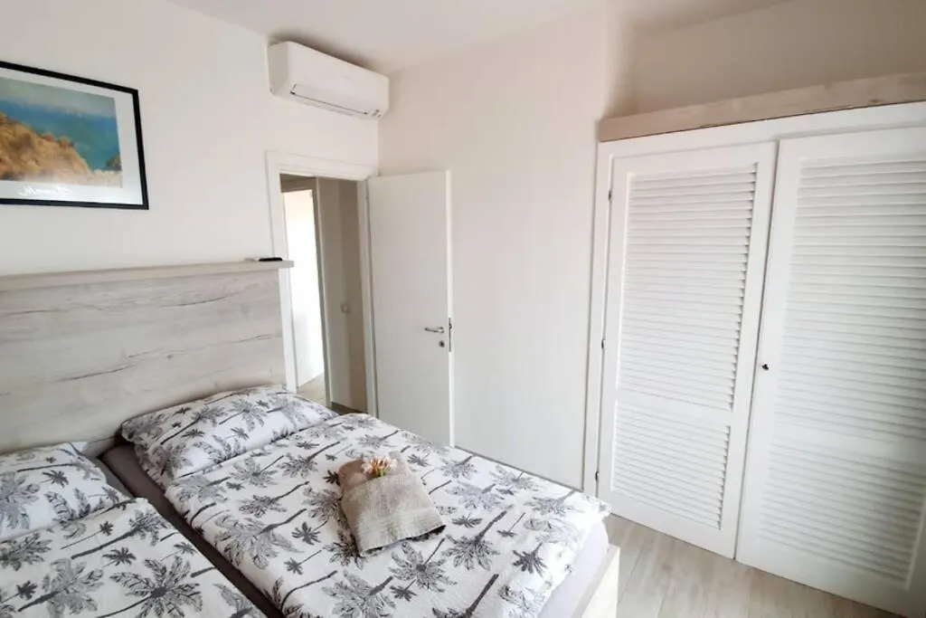 2-Bedroomed Modern Apartment With Seaview Costa Paradiso