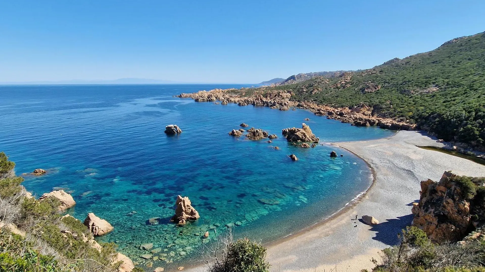 2-Bedroomed Modern Apartment With Seaview Costa Paradiso