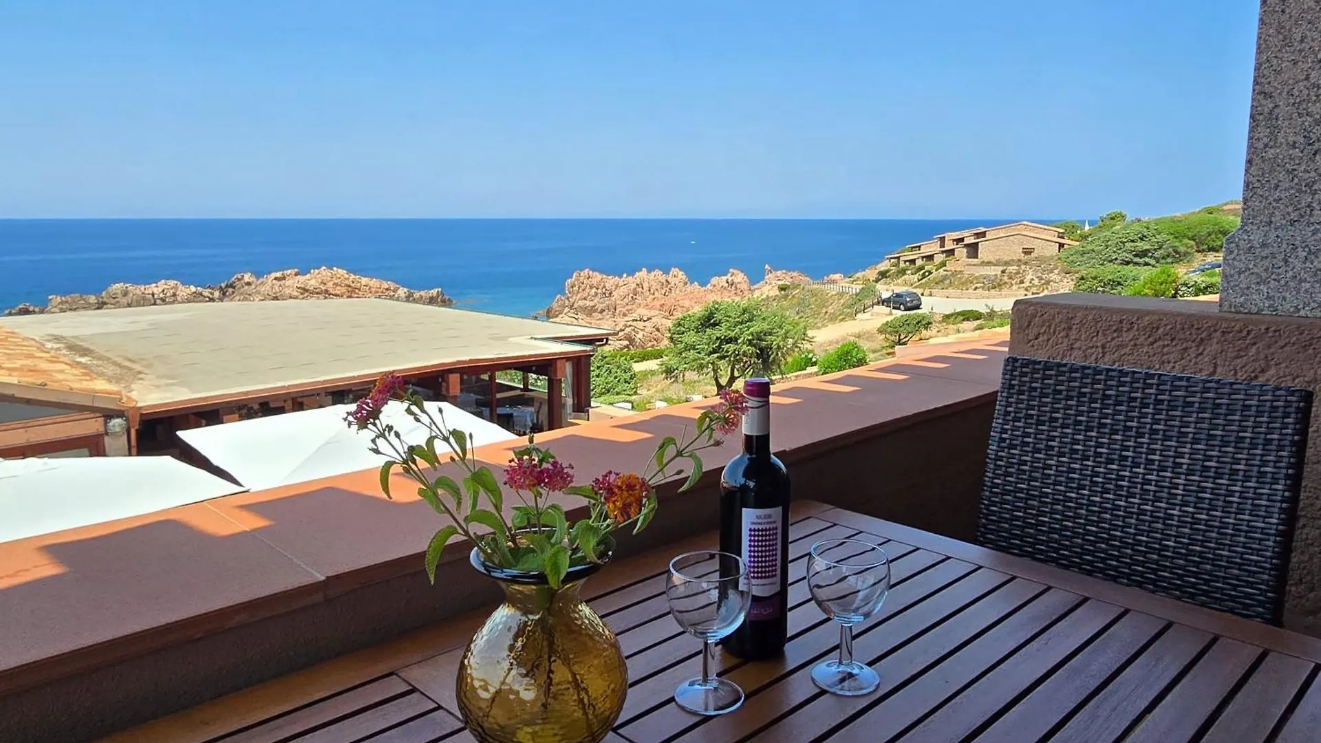 2-Bedroomed Modern Apartment With Seaview Costa Paradiso