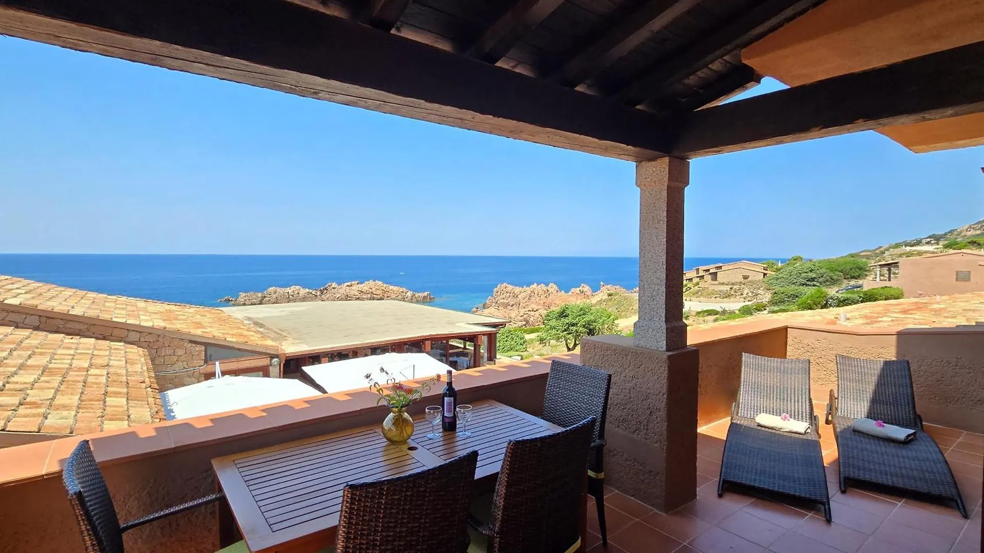 2-Bedroomed Modern Apartment With Seaview Costa Paradiso
